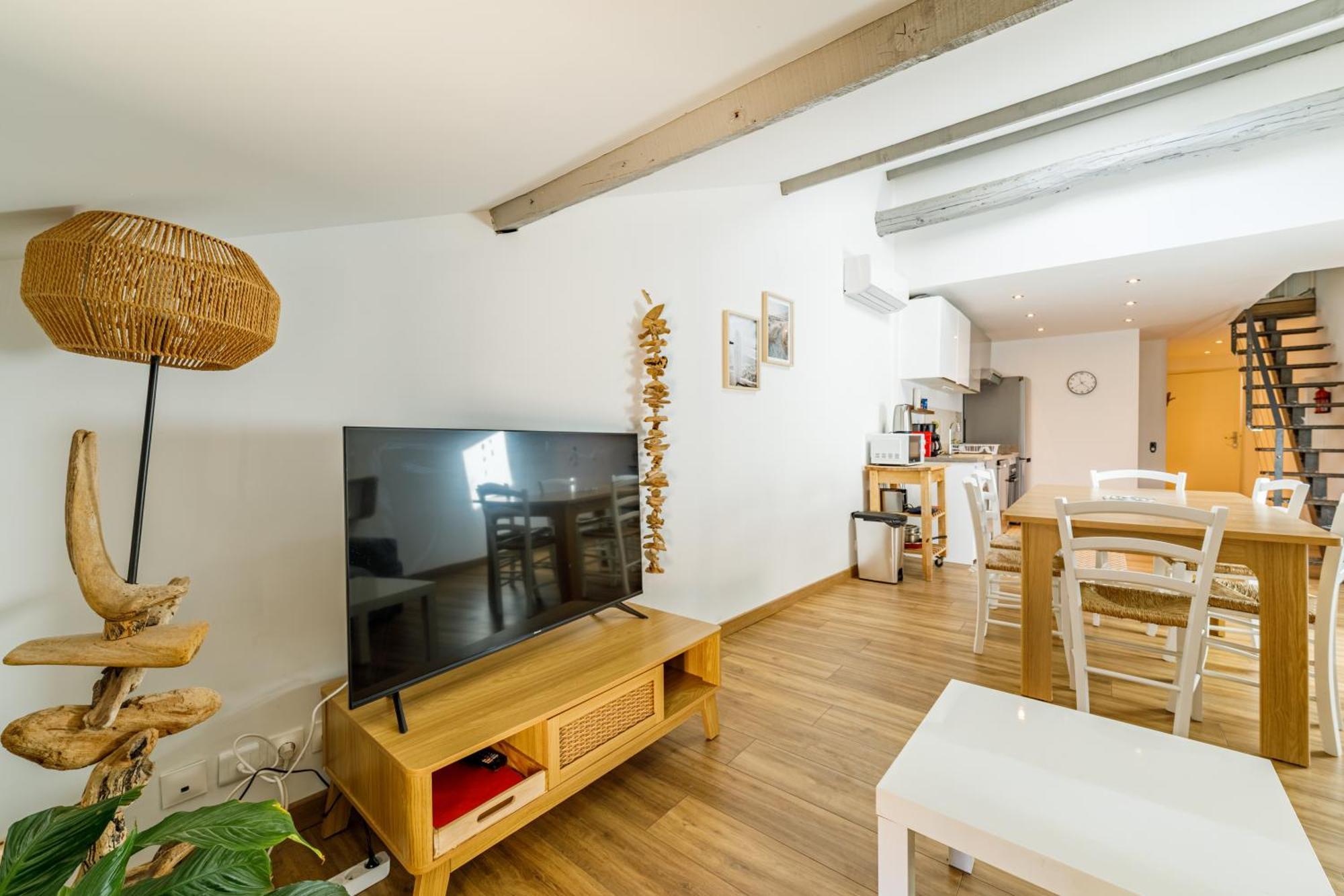 T3 Residence De Tourisme Voltaire Hyères Екстериор снимка